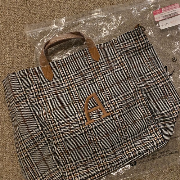 BRAND NEW CASUAL CROSS BODY - Picture 1 of 4